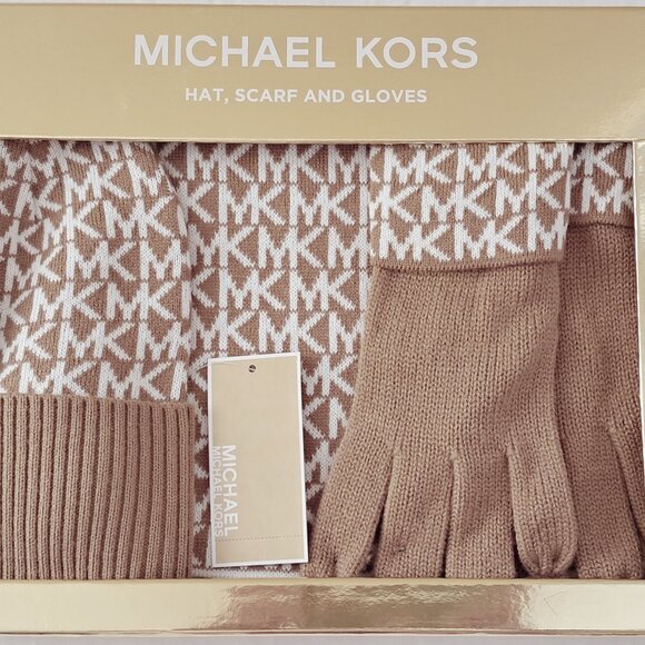 Michael Kors Hat, Scarf and Gloves Set. BNWT main image 4
